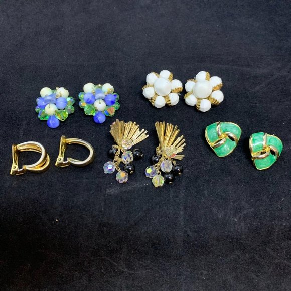 Unbranded Jewelry - Vintage Lot of 5 Gold Tone Clip On Earrings (2347)